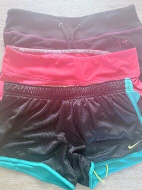 Bundle of 3 gym and lounge shorts - size medium